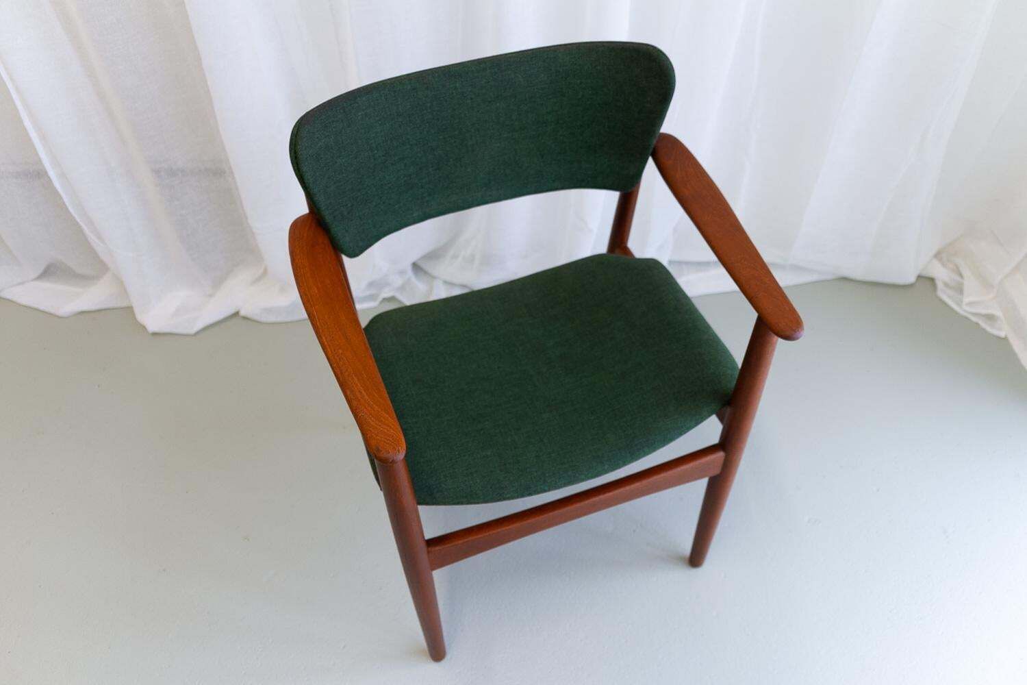 photo vinterior Danish Modern Teak Armchair With Green Wool, 1960s.