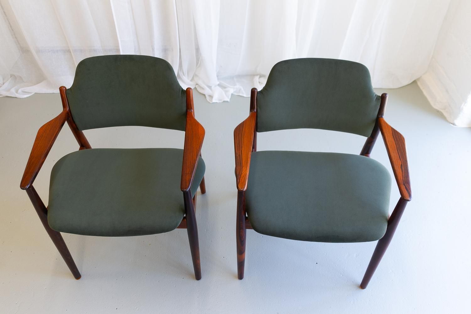 Danish Modern Rosewood Armchairs Model 62a By Arne Vodder, 1960s. Set Of 2. photo vinterior
