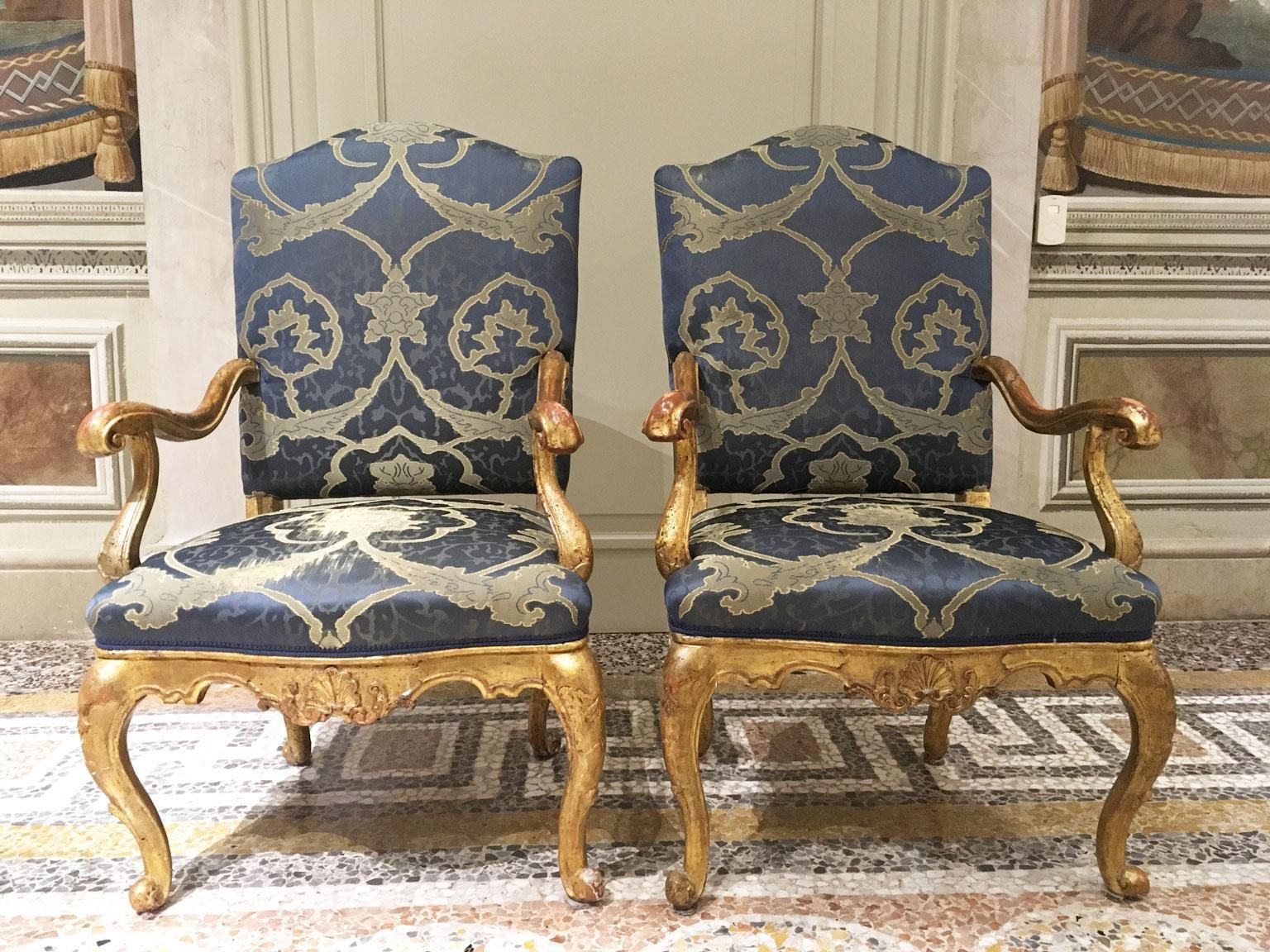photo for sale 1750 Venezia Italy Pair Of Rococo Carved Giltwood Armchairs