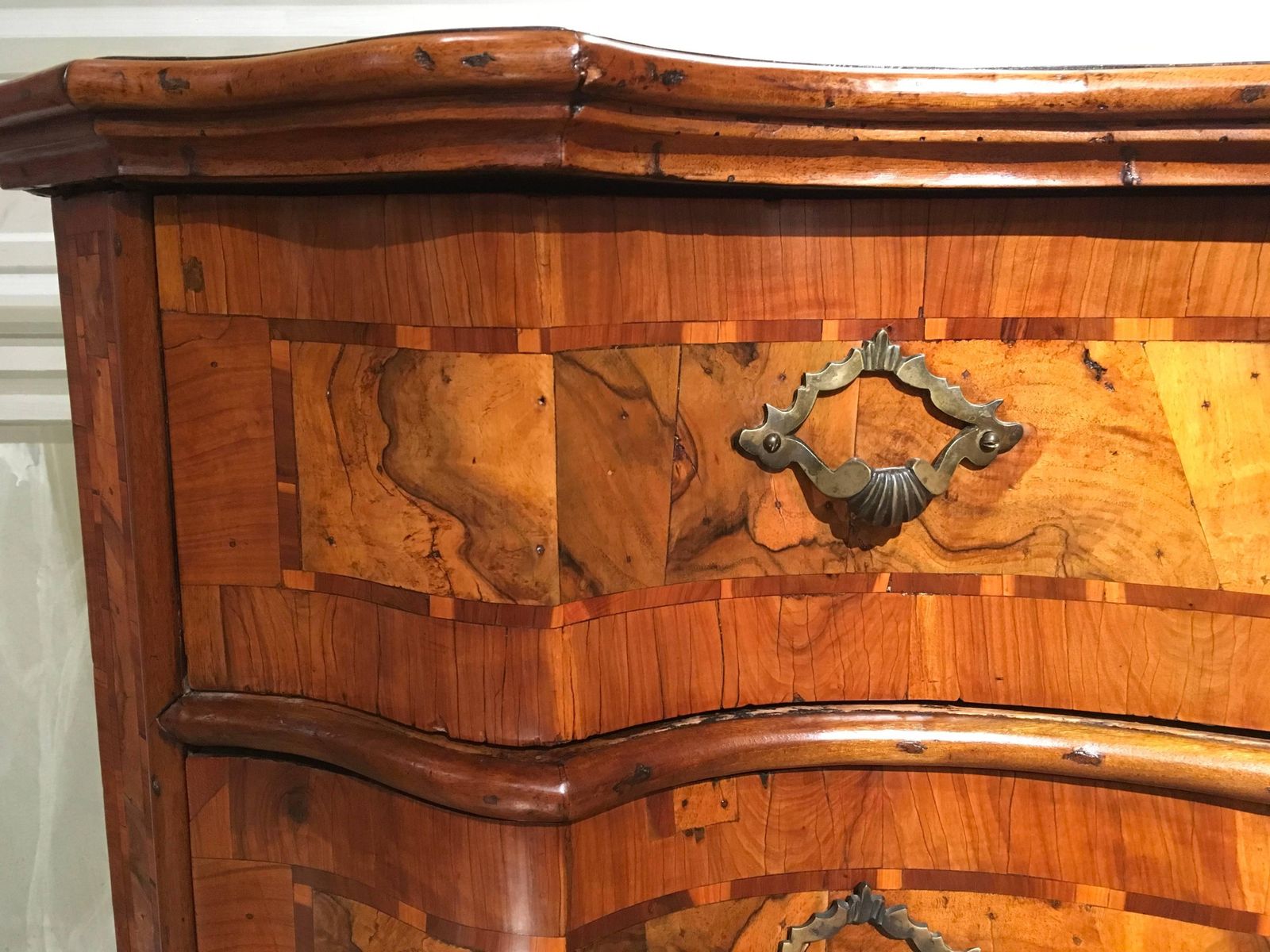 Italy Venezia 18th Century Baroque Olive And Briar Wood Chest Of Drawers photo Furniture