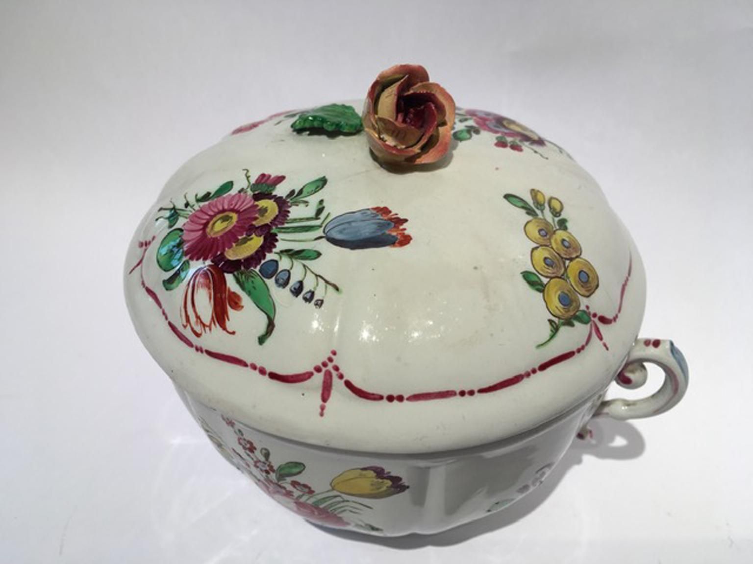 photo vintage Italy 18th Century Richard Ginori Porcelain Covered Cup Or Sugar Bowl