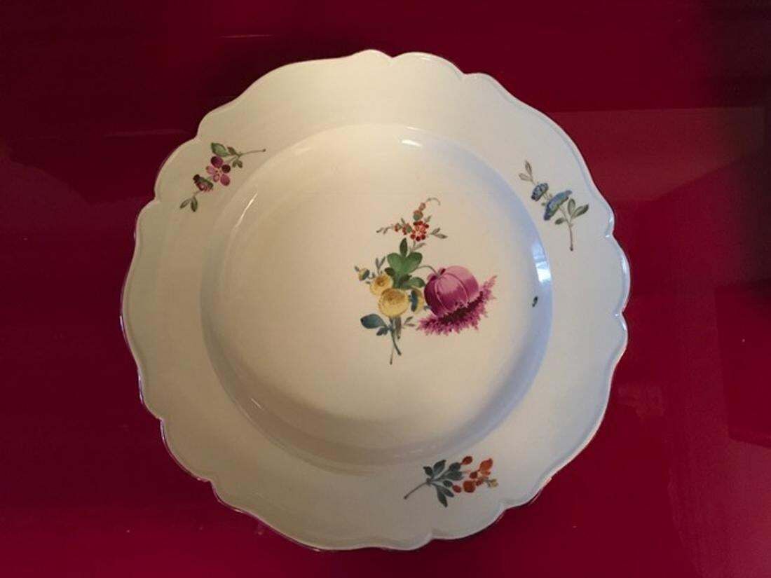 5524.0 18th Century Meissen Set 12 Baroque Porcelain Dining Dishes With Floral Decor photo