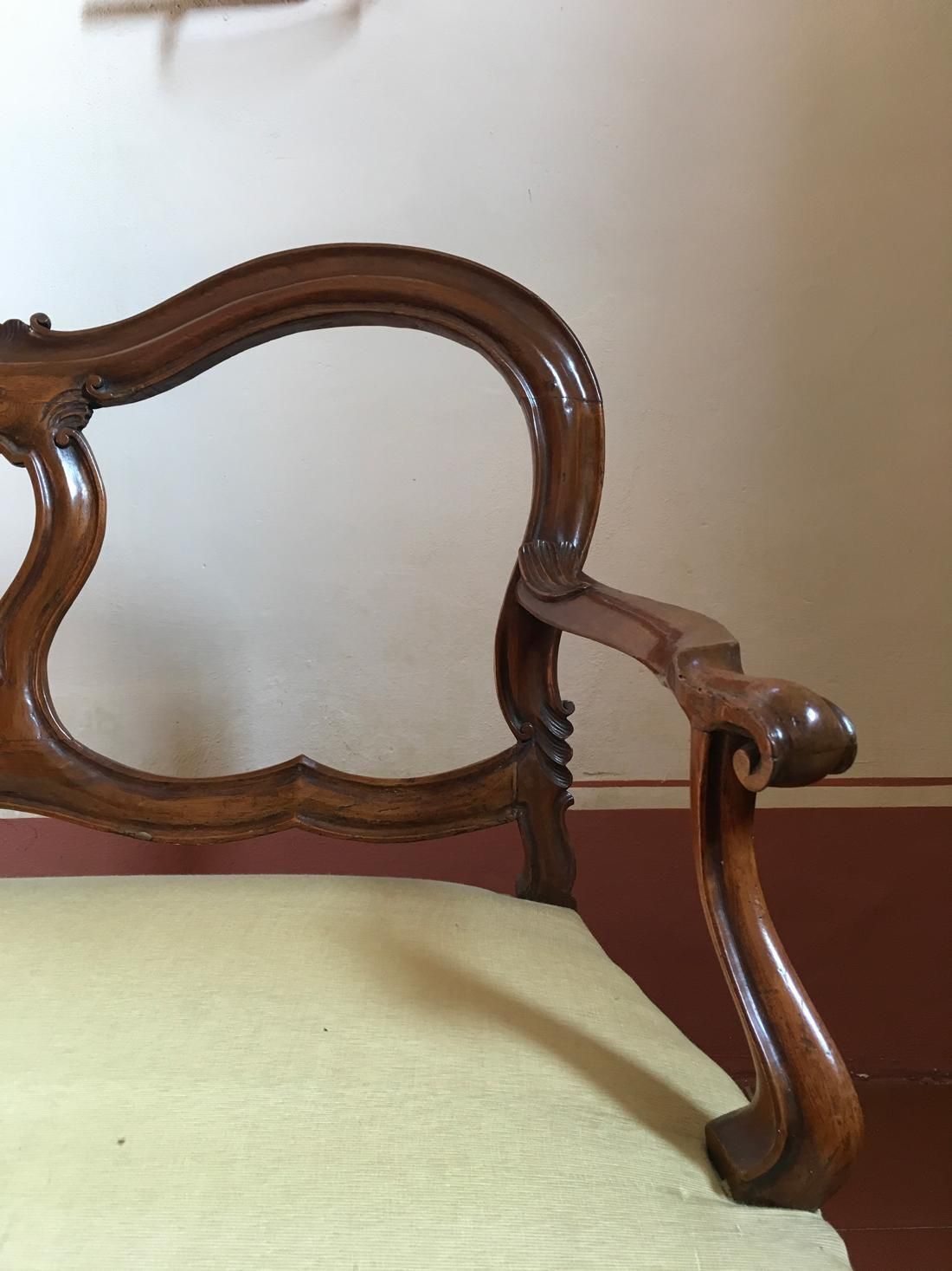 photo furniture Italy Venezia Mid 18th Century Baroque Wooden Sofa