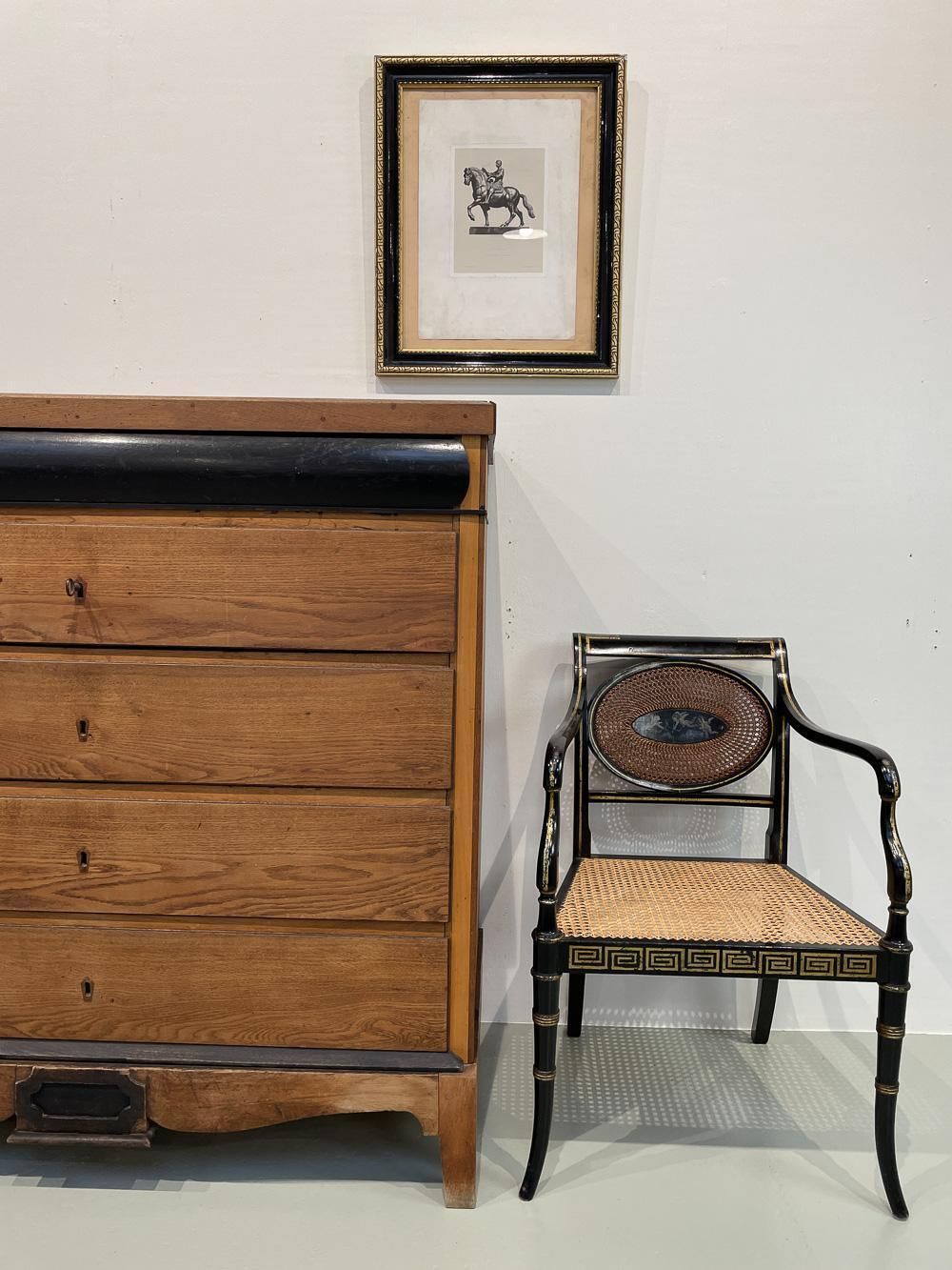 photo vinterior Antique Danish Oak Chest Of Drawers, Ca. 1800.