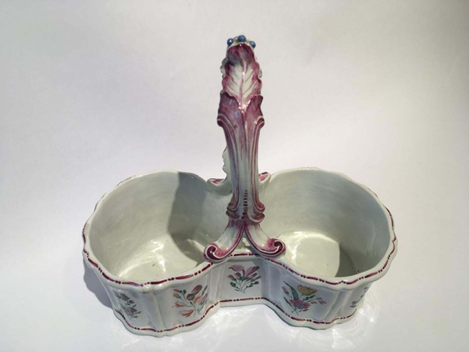 1020.0 Italy 18th Century Richard Ginori Porcelain Cruet With Floral Drawings photo