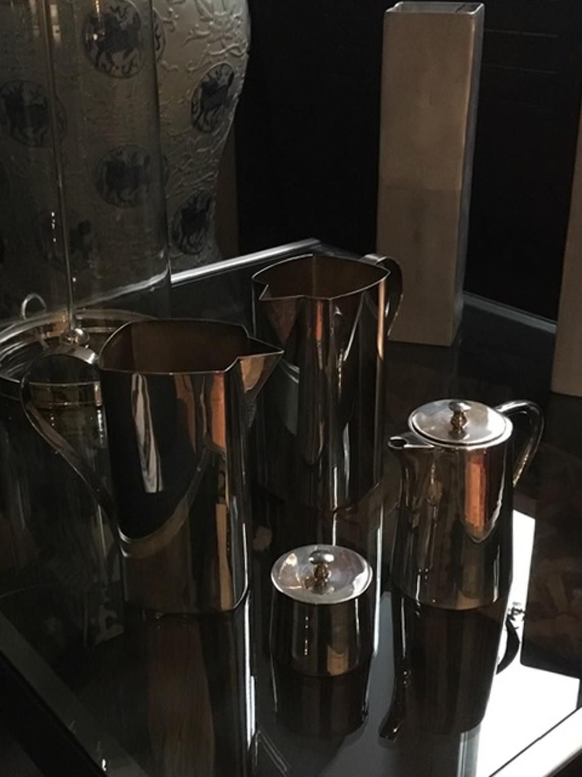 photo vintage Set Of Four Pieces Pair Silver Plate Water Carafes Coffee Pot And Sugar Bowl