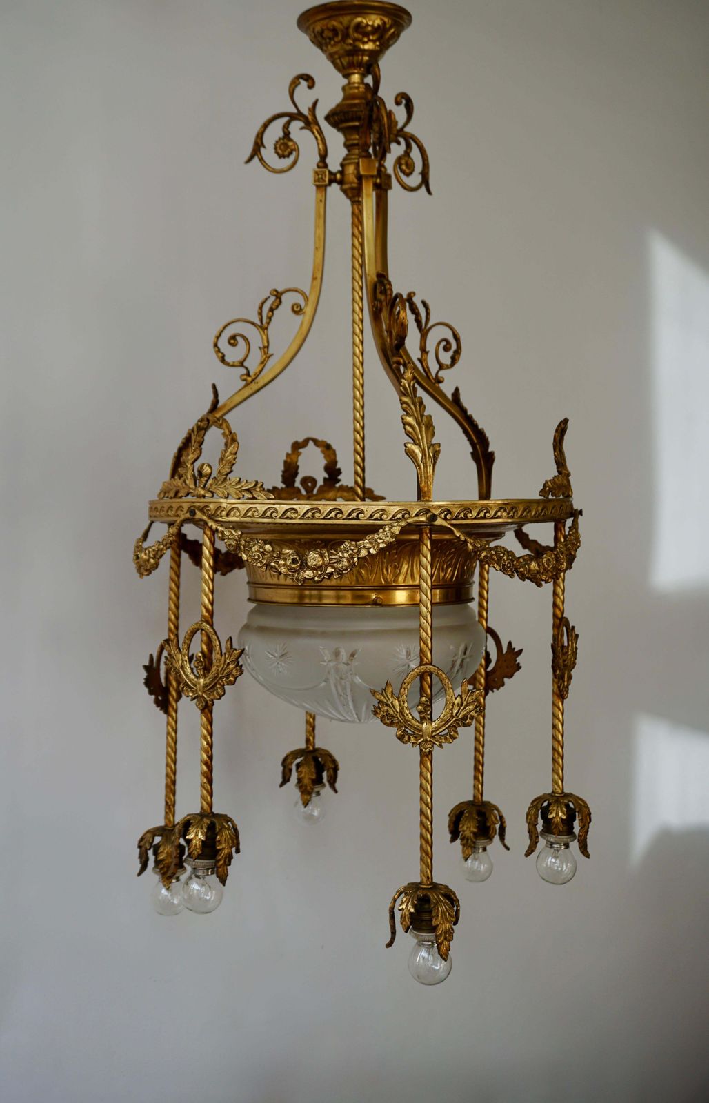 19th Century French Gilt Bronze And Crystal Aesthetic Seven Light Chandelier photo Lighting