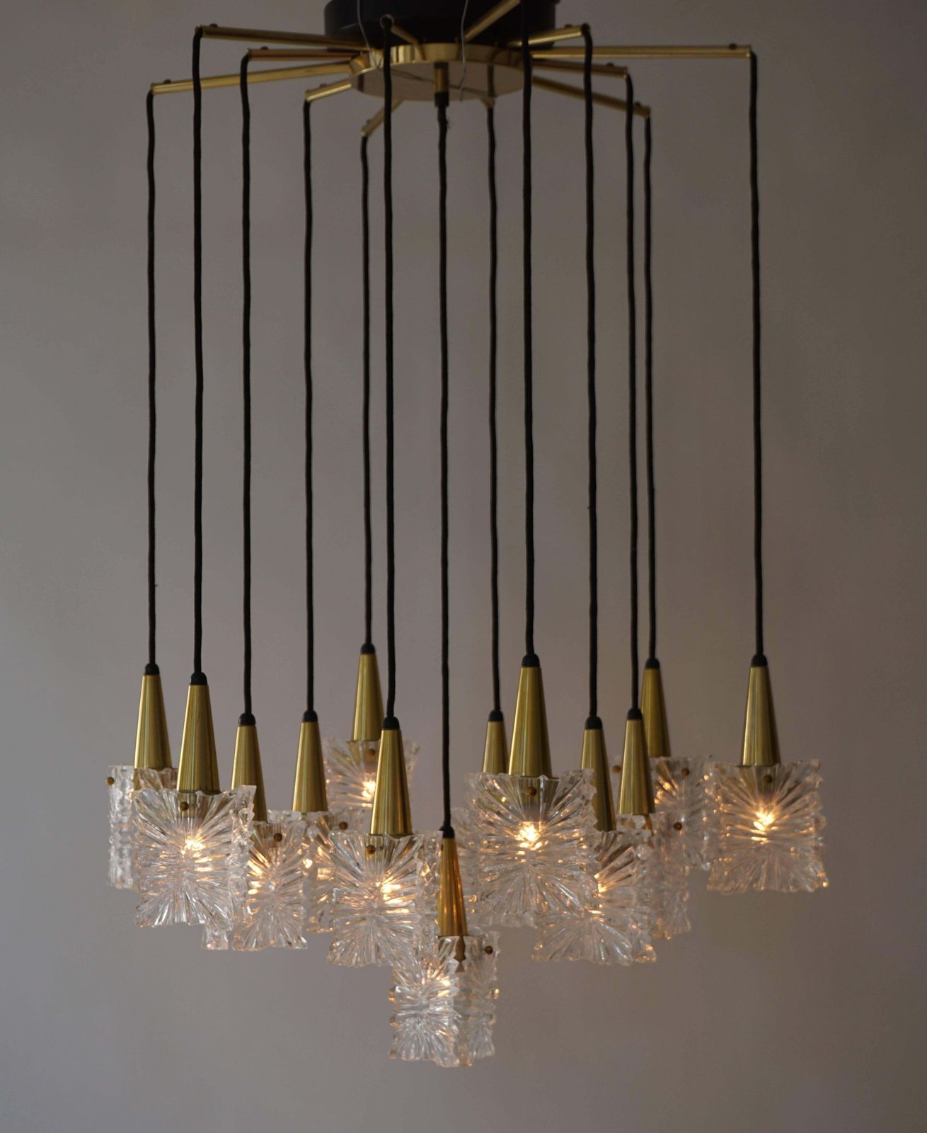 Chandelier In Glass And Brass By Raak photo vinterior