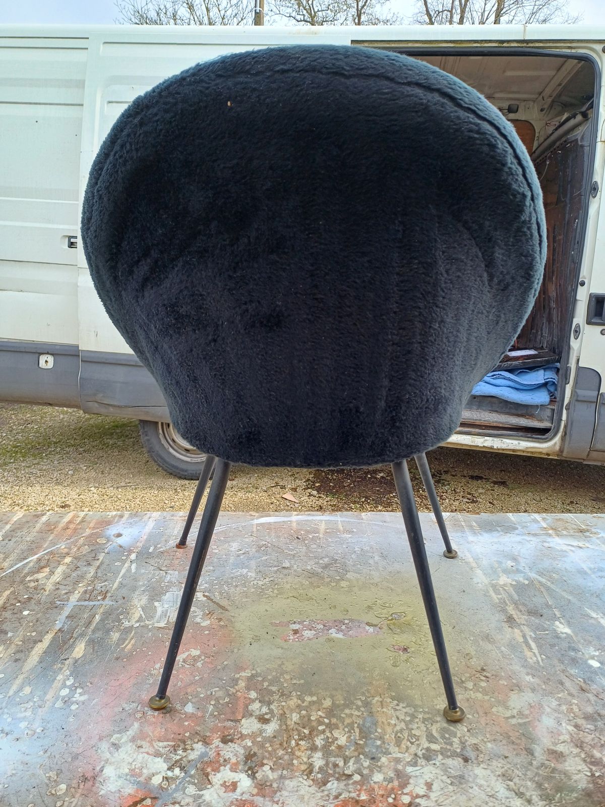 123.0 Vintage Black Sheepskin Armchair photo