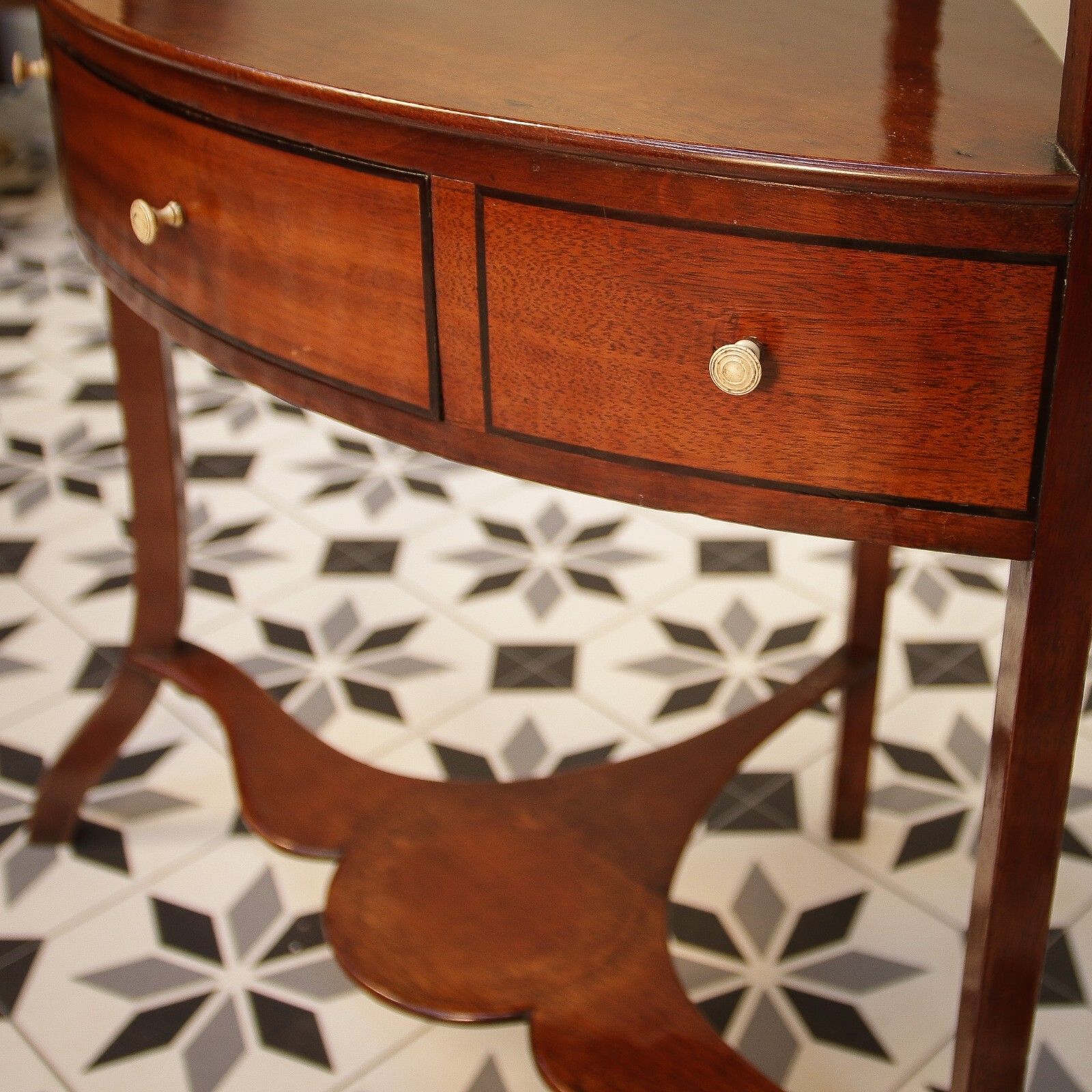 photo furniture Antique George The III Mahogany Washstand