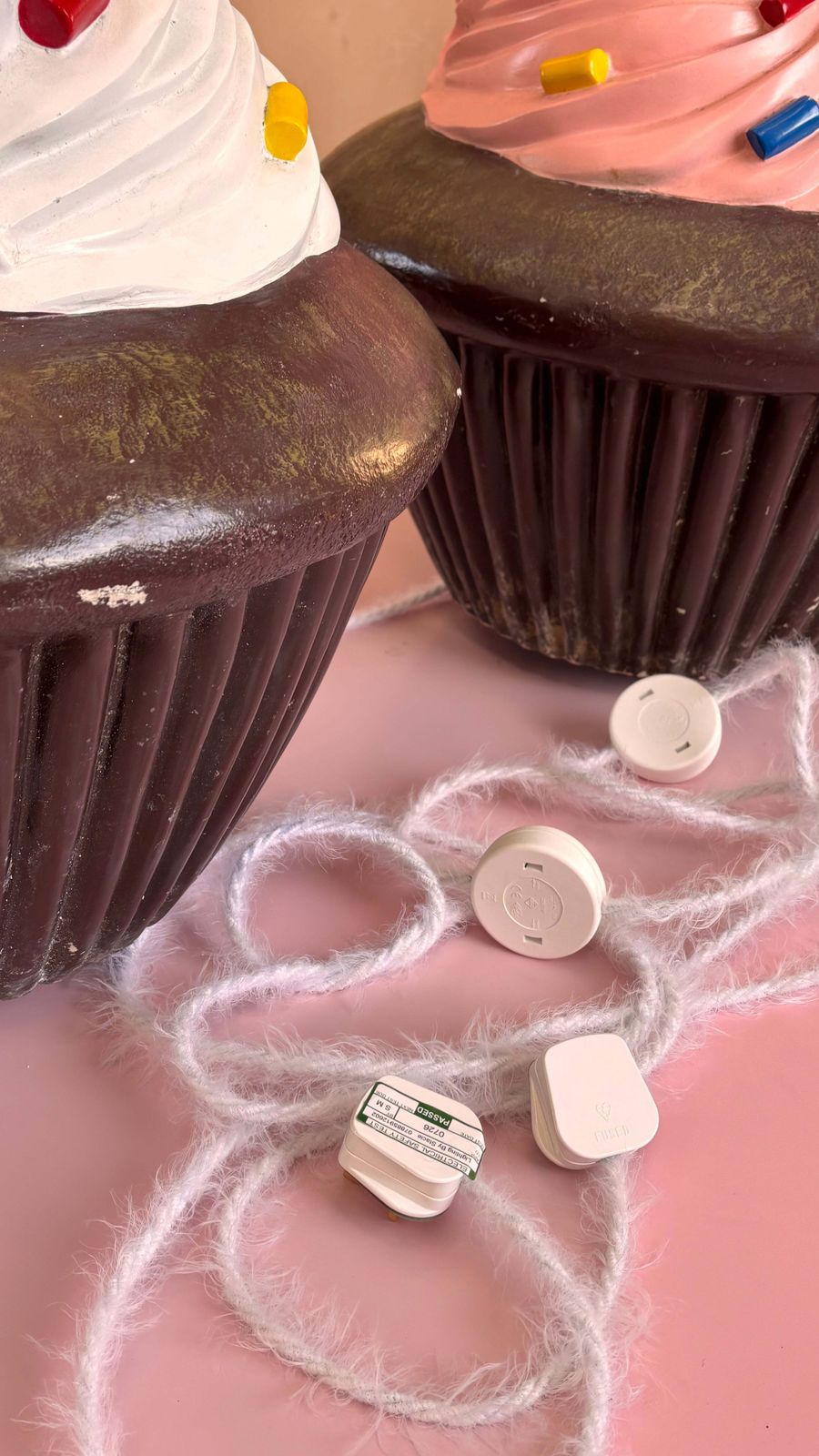 photo furniture Large 1980s Italian Cupcake Floor Lamp Pink/White