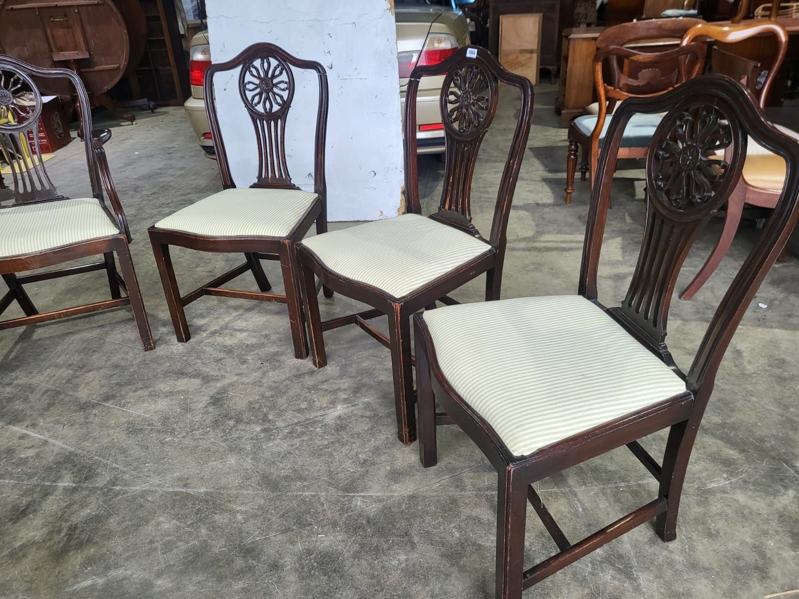 photo furniture Six Antique Serpentine Georgian? Mahogany Dining Chairs Slat Back Carvers