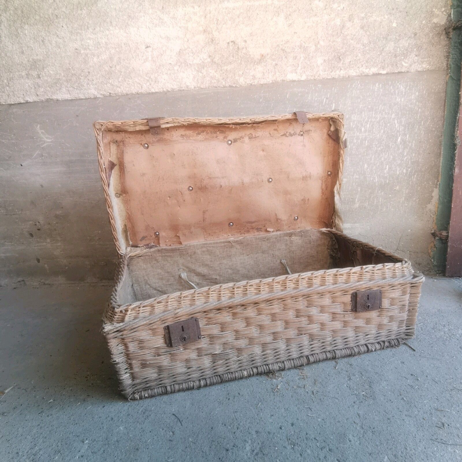 Antique 1880s French Weaved Travel Trunk – Rare Rustic Basket With Hemp Cover photo Home Decor