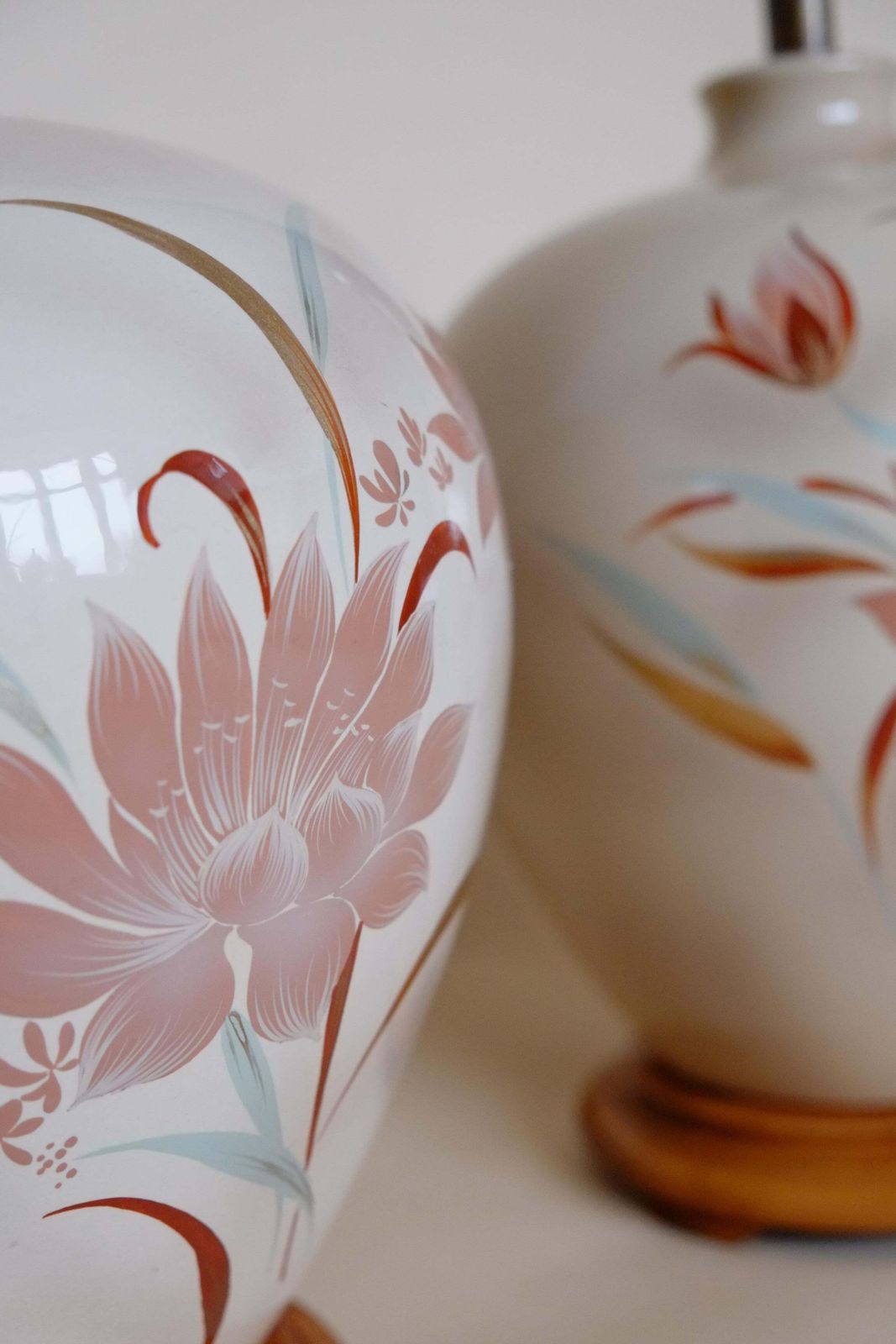 Large Pair Of 1980's Floral Pink Ceramic Ginger Jar Lamps photo Lighting