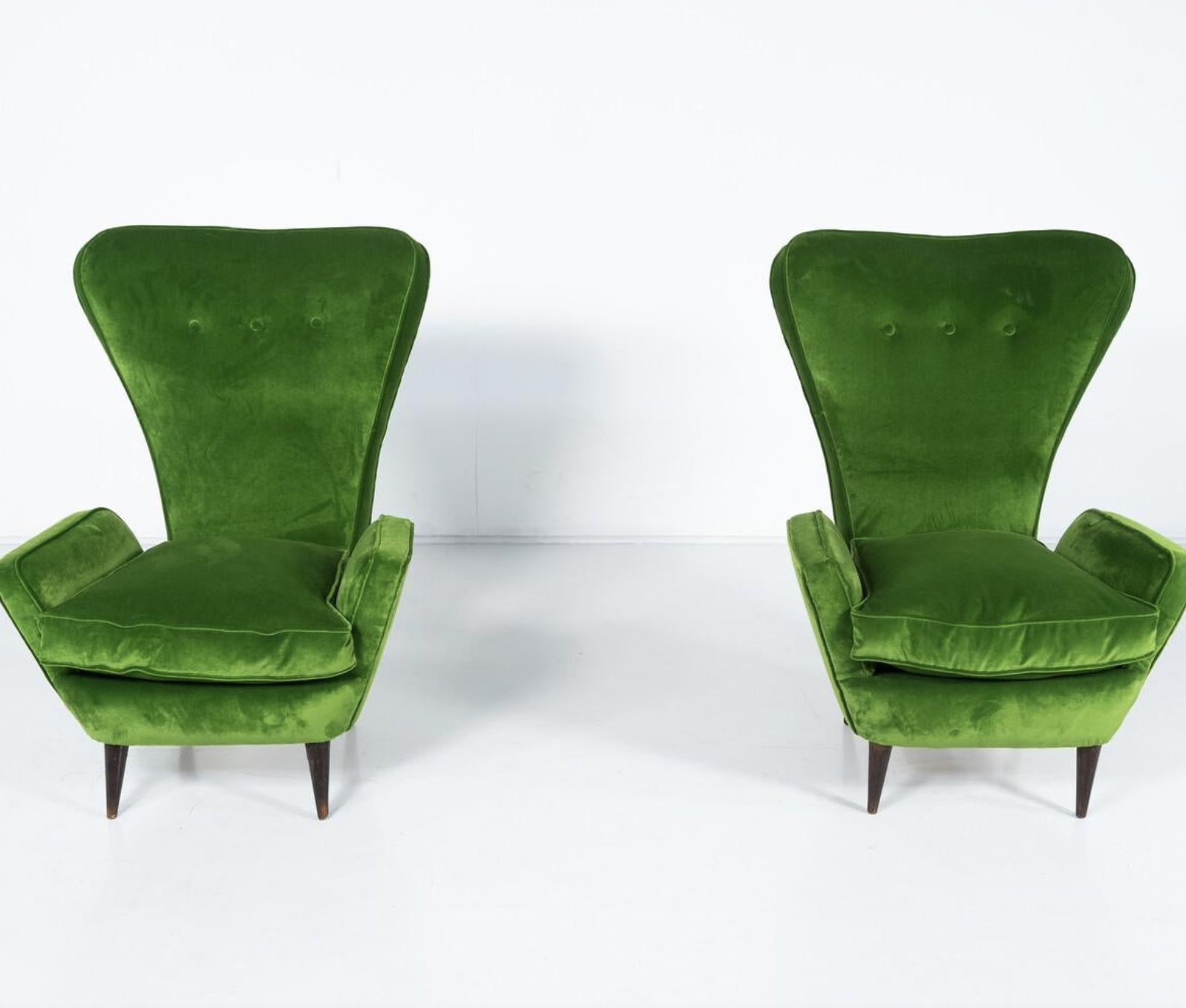 photo vintage Modern Pair Of Armchairs By Emilia Sala And Giorgio Madini – New Upholstery