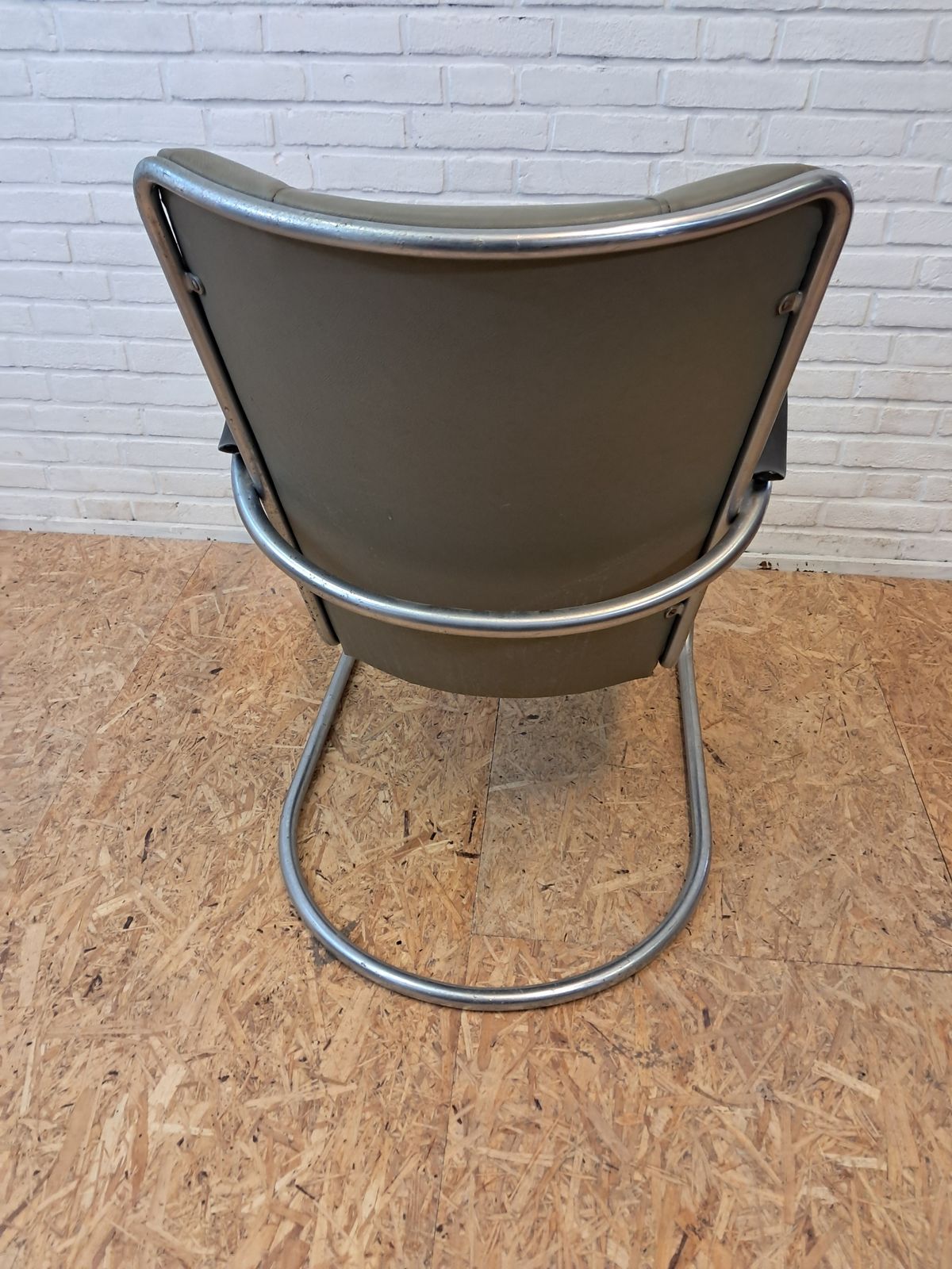 Gispen 412 Lounge Chair, 1950s photo vinterior