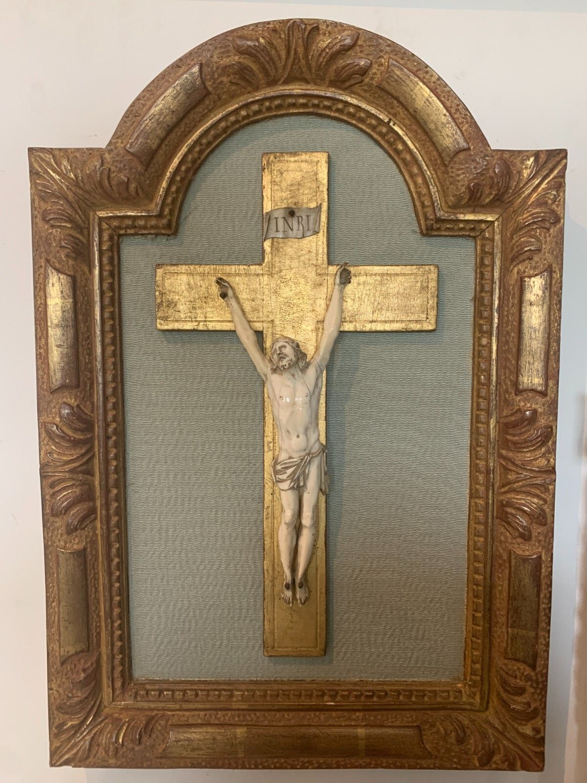 photo vinterior Crucifix On A Wooden Frame And Gilded Stucco Object Of Worship 19th Century