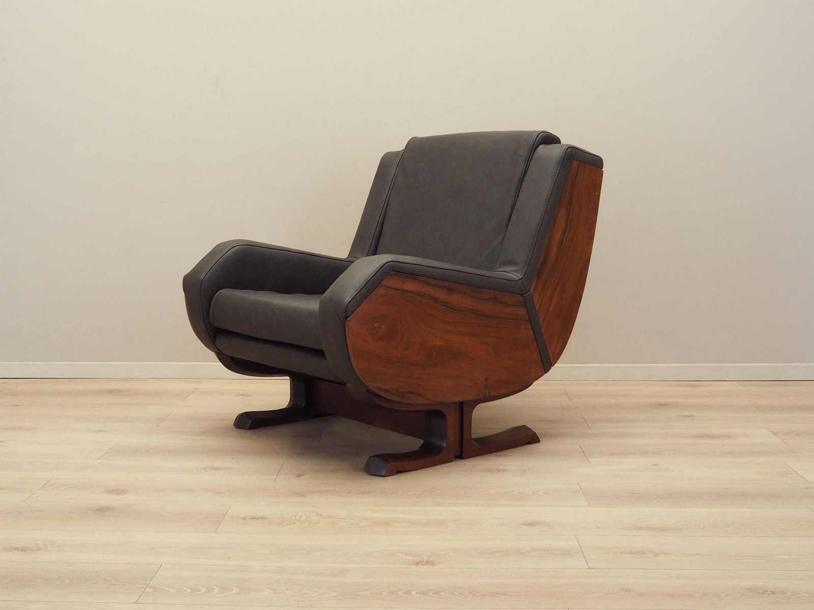 Leren Fauteuil, Italiaans Design, Ca. Jaren 1970, Productie: Italië photo for sale