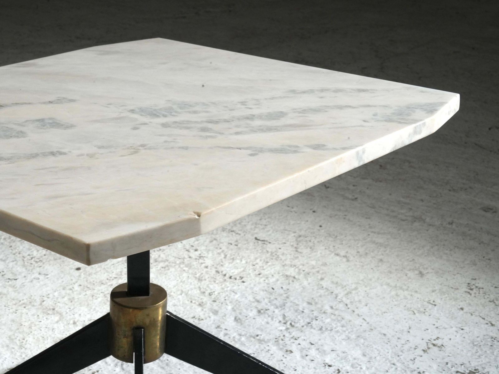 photo furniture Set Of Two Side Tables In Marble, Metal And Brass, Brazil, 1950's