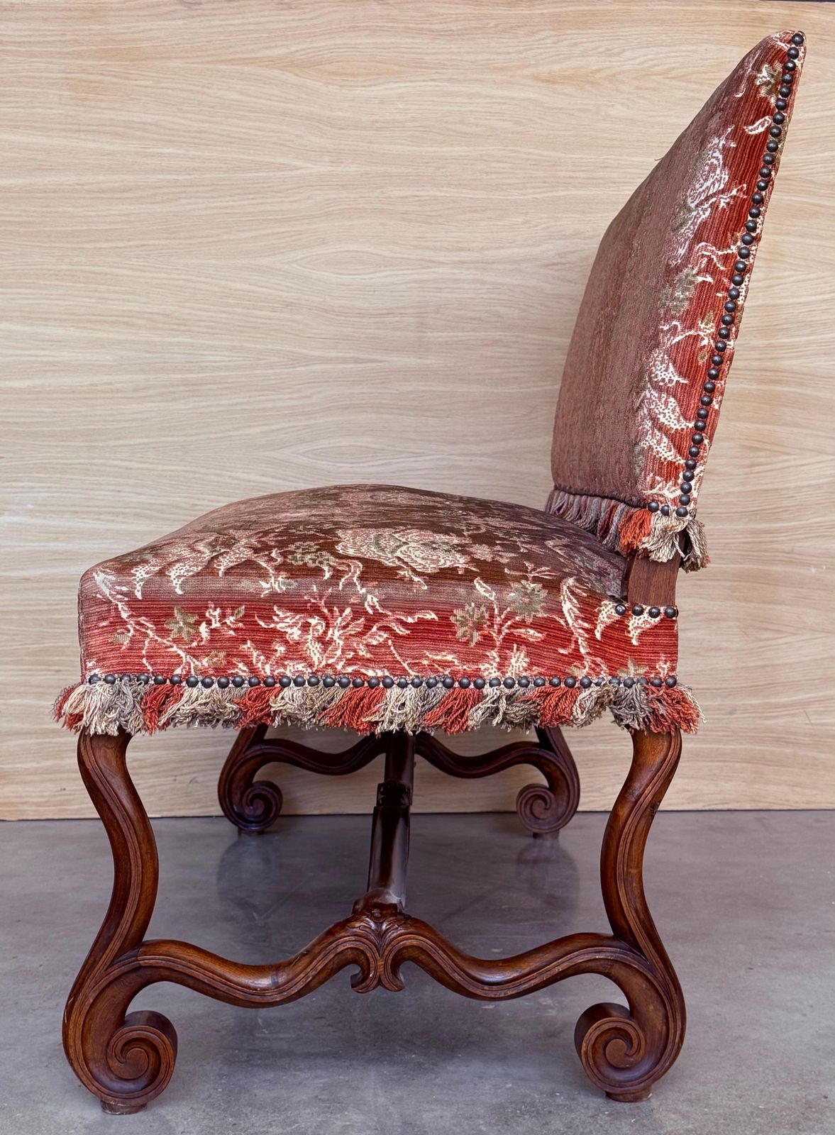 Spanish Damask Velvet Bench With Back And Walnut Carved Legs photo 3101.0