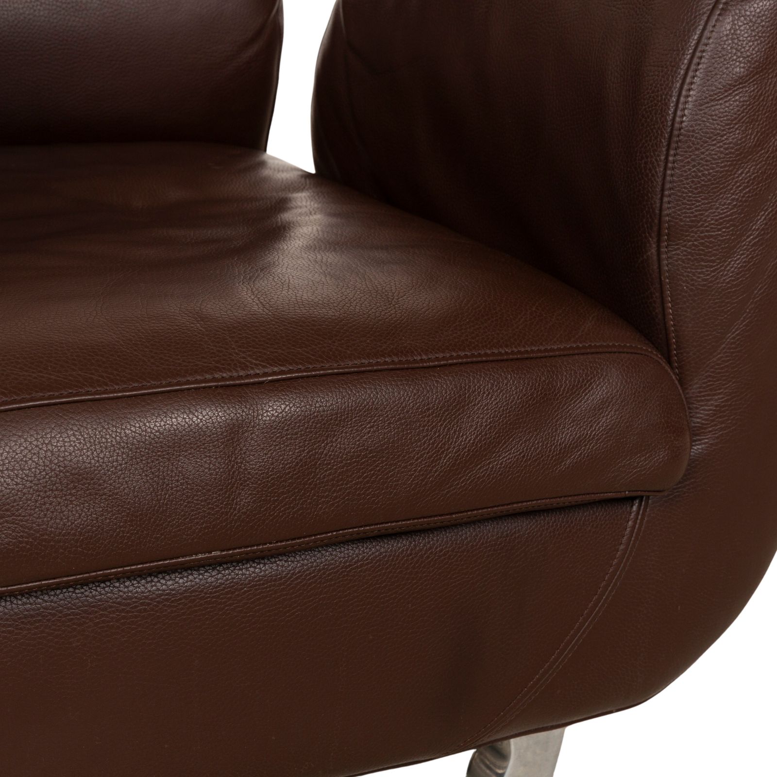 Fauteuil Bretz Moon en cuir brun photo for sale