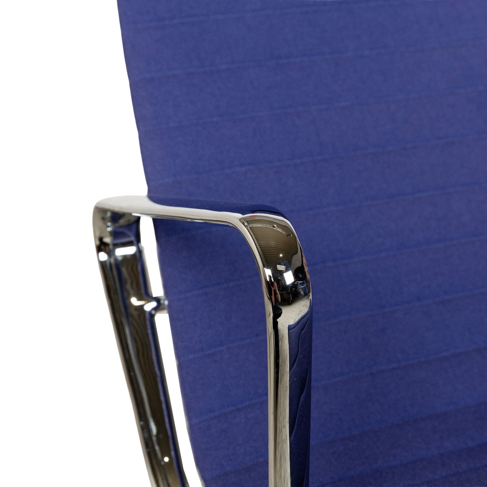 Fauteuil Vitra EA 124 en tissu bleu photo Mobilier