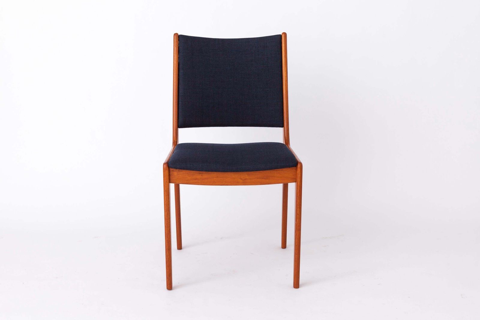Set Of 5 Johannes Andersen Dining Chairs | Danish Teak Mid Century Design | 1960s Vintage Elegance photo Furniture