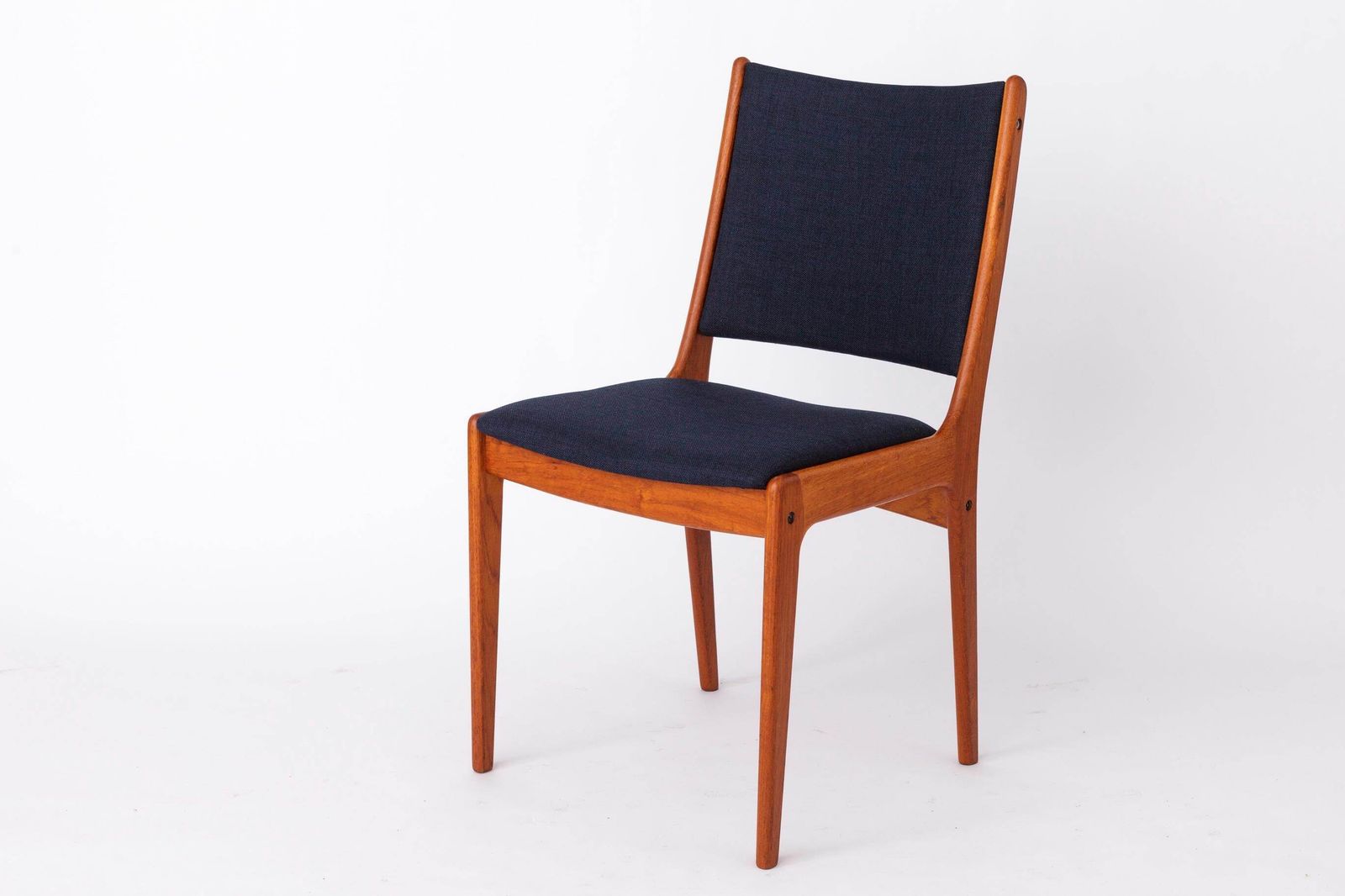 Set Of 5 Johannes Andersen Dining Chairs | Danish Teak Mid Century Design | 1960s Vintage Elegance photo 1965.0