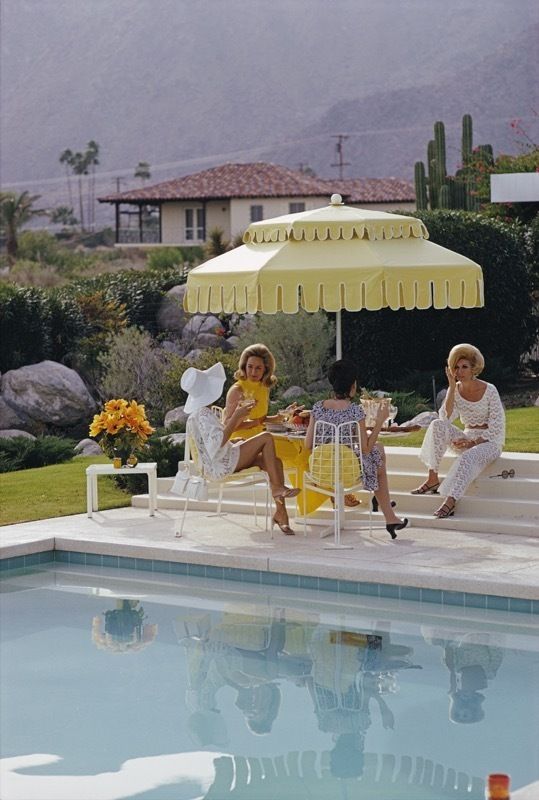 Slim Aarons 'Nelda And Friends' Framed White