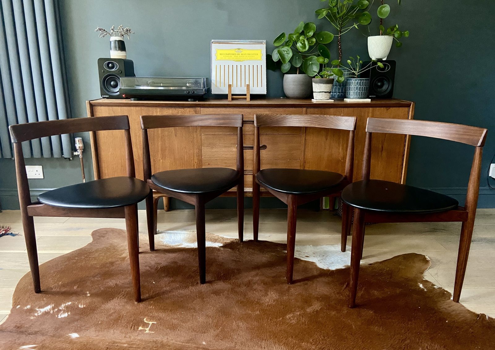 Set Of 4 Hans Olsen For Frem Rojle Tripod Chairs Mid Century Modern, Danish, Teak photo furniture