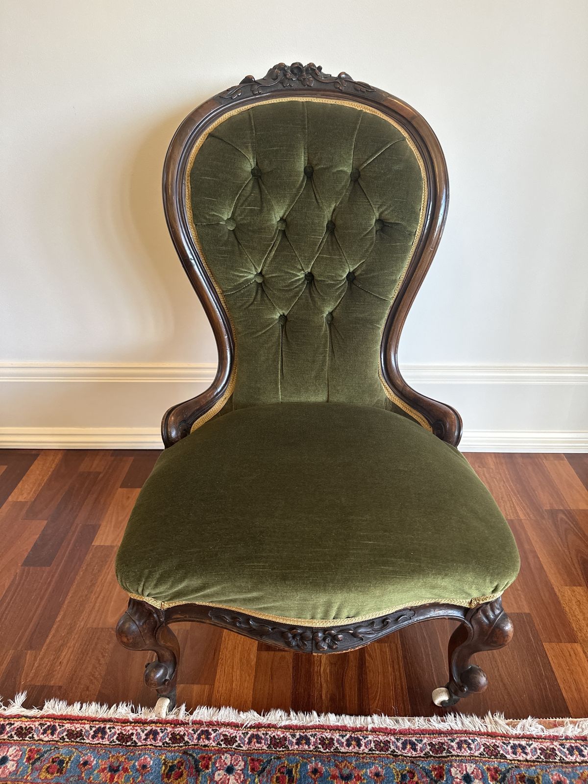 Victorian Suite    Grandfather Arm Chair, Grandmother Chair And Six Dining Chairs photo Furniture