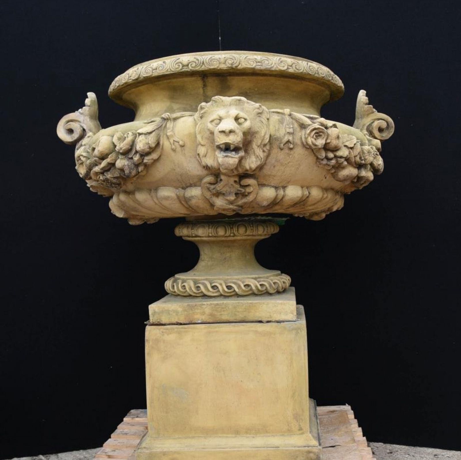 2850.0 Large English Stone Garden Urn On Pedestal Plinth Classic Architectural photo