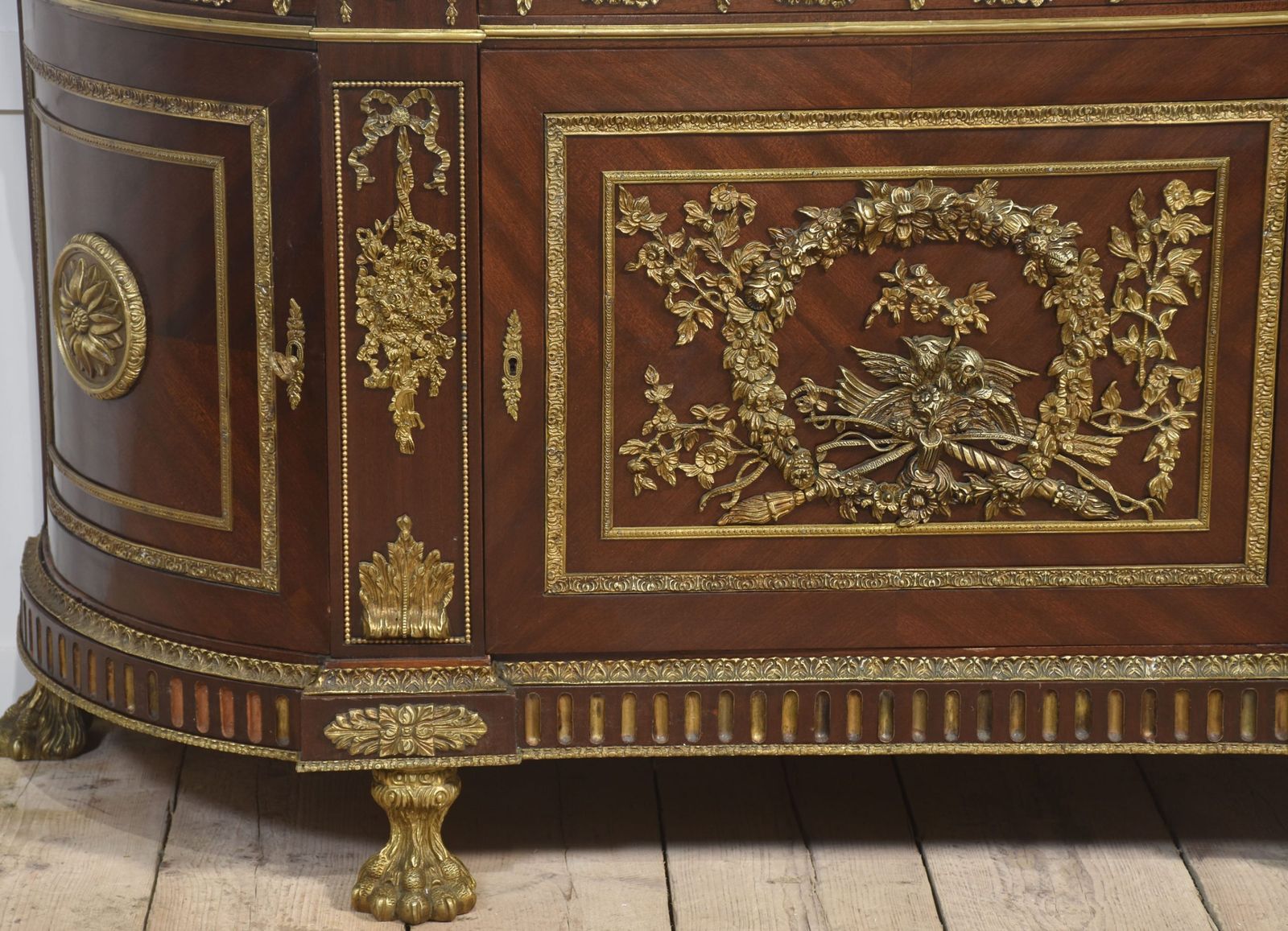 photo vintage Louis XVI Style Mahogany Cabinet