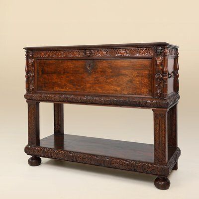 Italian Renaissance Cabinet In Walnut With Carvings, 16th Century