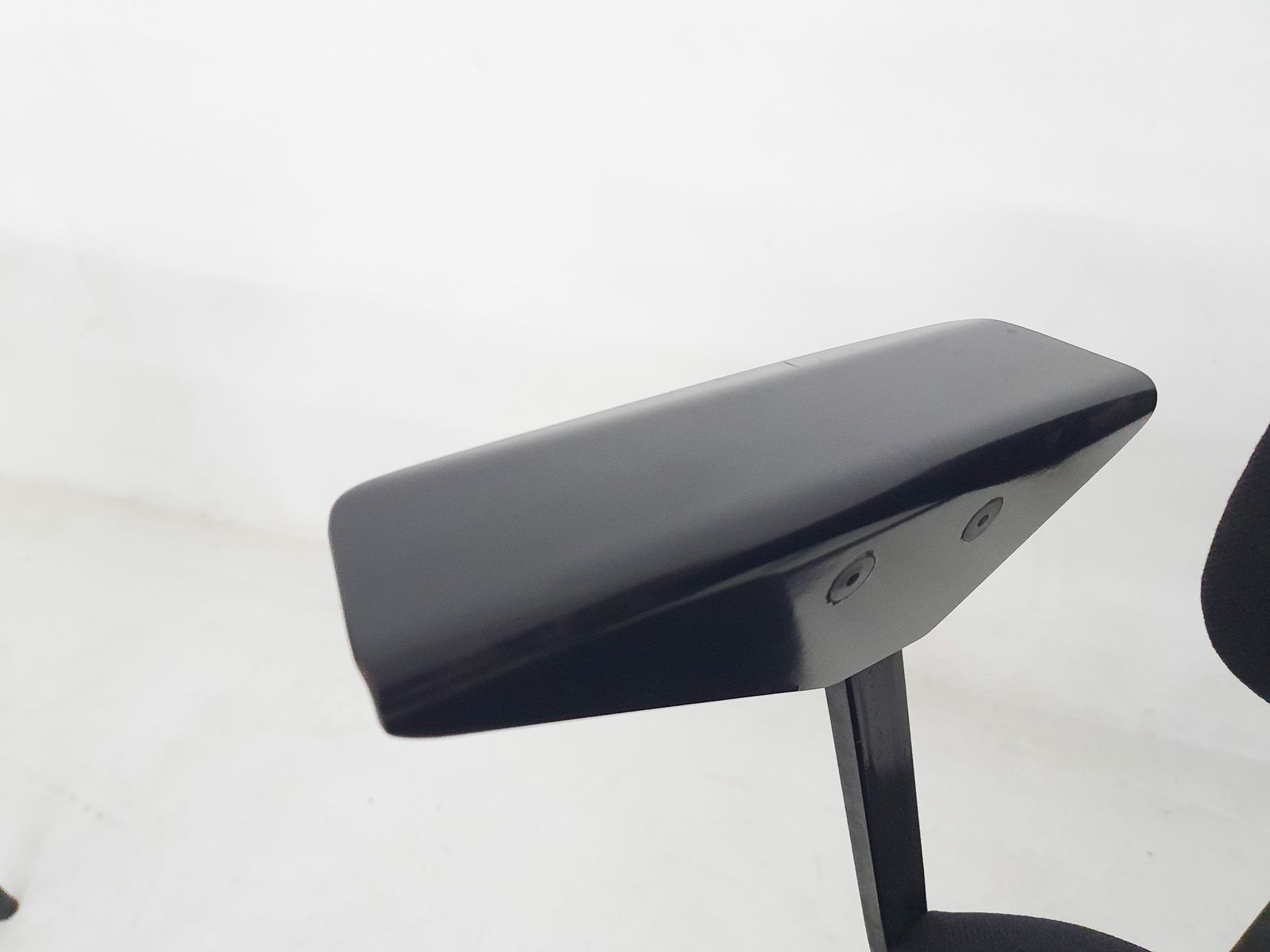 Set Van Drie Friso Kramer Voor Ahrend De Cirkel "Revolt" Stoelen, Nederland, Ca. Jaren 1960 photo vinterior
