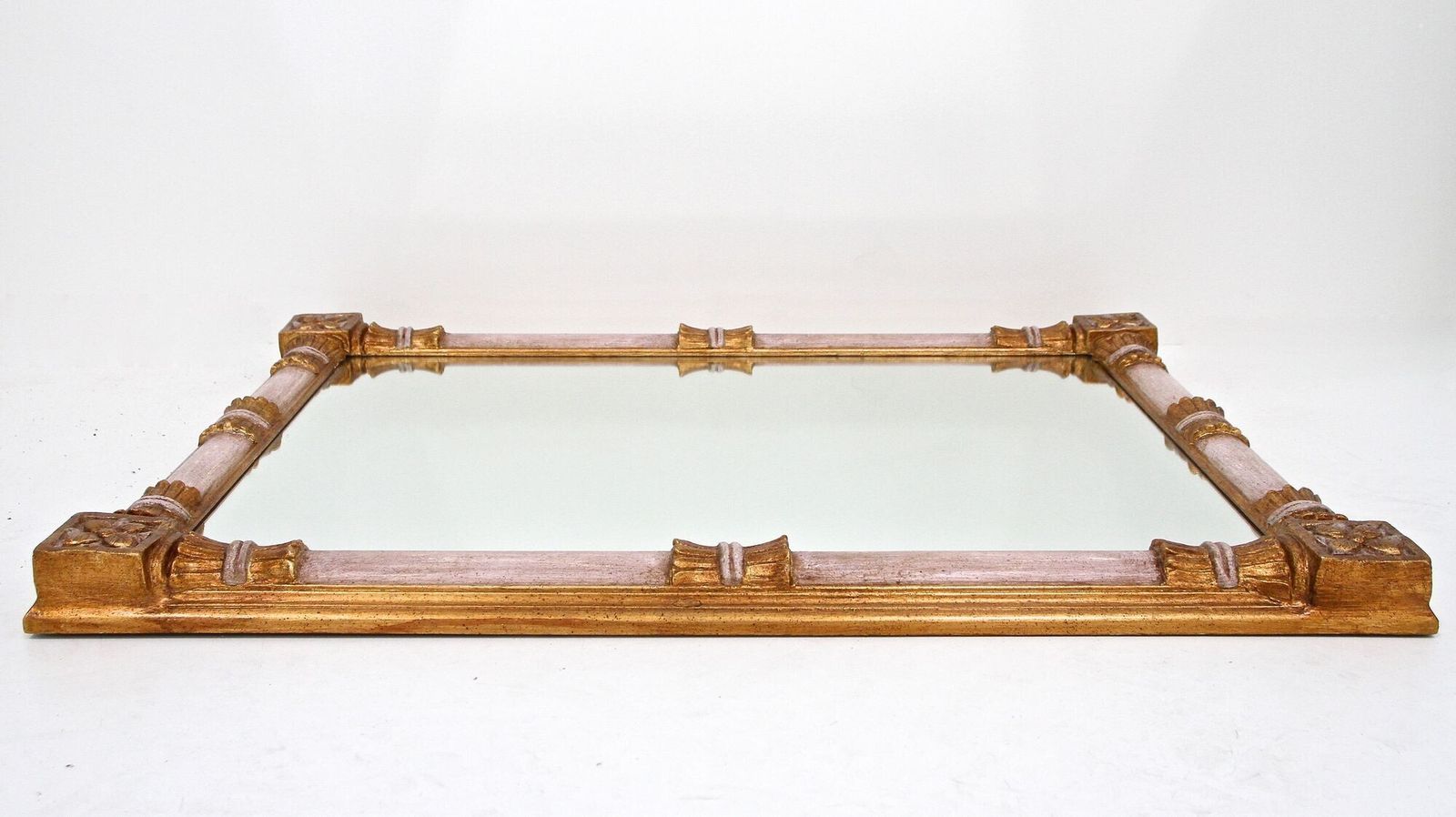 photo vinterior Mid Century Gilt Wall Mirror, Handcarved, 20th Century   Italy Ca. 1950