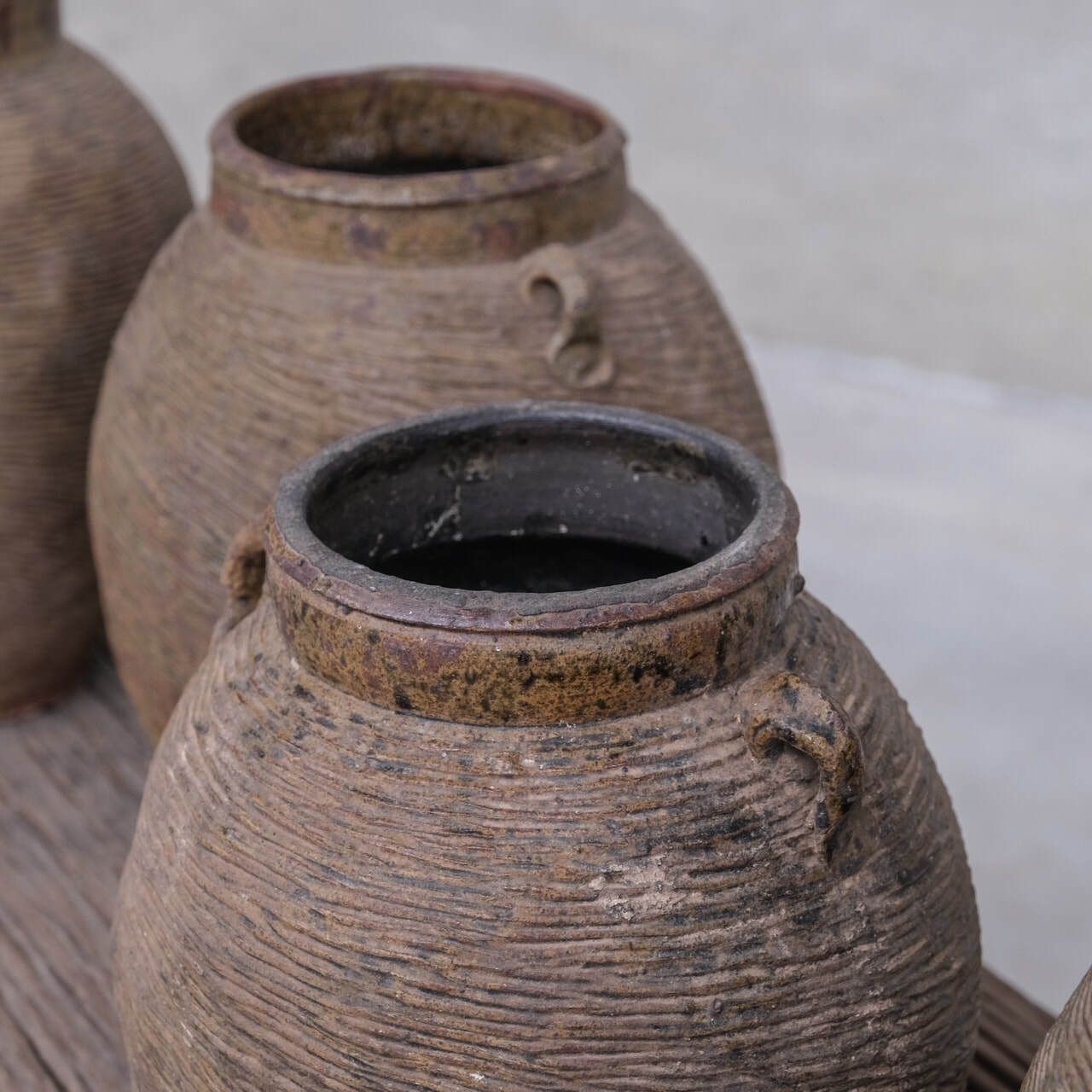 234.0 Vintage Ceramic Asian Water Pot photo