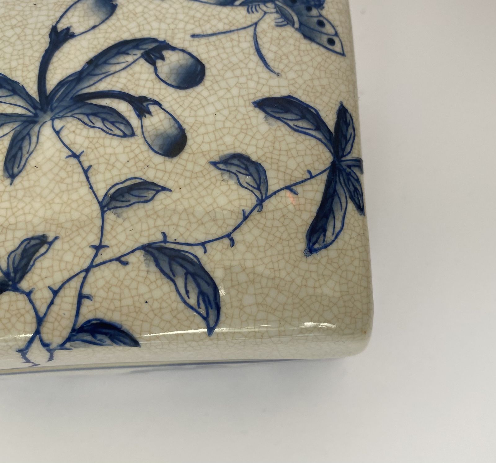 photo vintage Parisienne, French Art Pottery, Lidded Trinket Box By Pmco, Paris