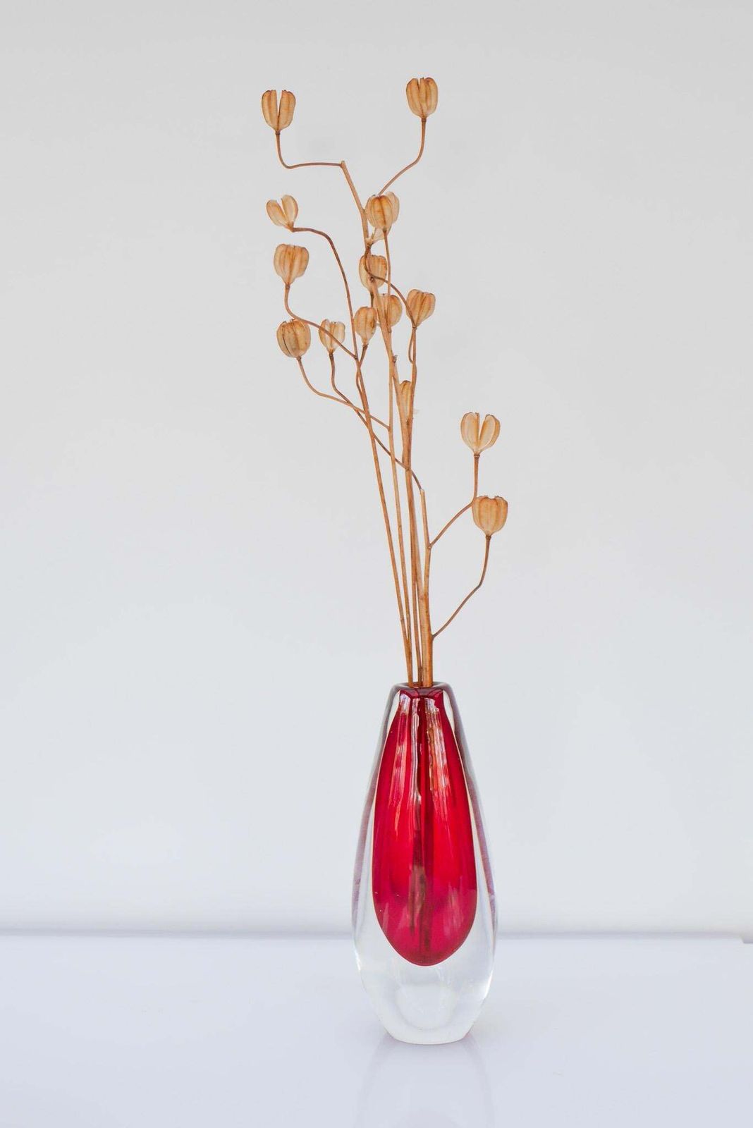 Mid Century Modern Handgeblazen Scandinavisch Helder Rood Sommerso Kunstglas Vaas, Door Ernst Gordon Voor åfors, Zweden photo buy
