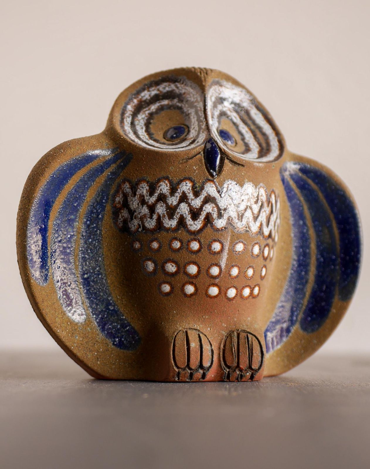 photo for sale Uil Figuur In Keramiek Van Thomas Hellström Voor Nittsjö, Zweden