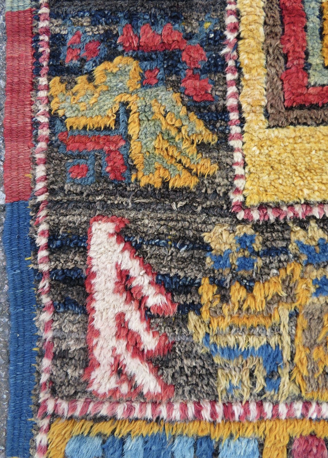 photo furniture Antique Turkish Konya Yatak Rug. Central Anatolia.Circa 1870. 173cm X 123cm.
