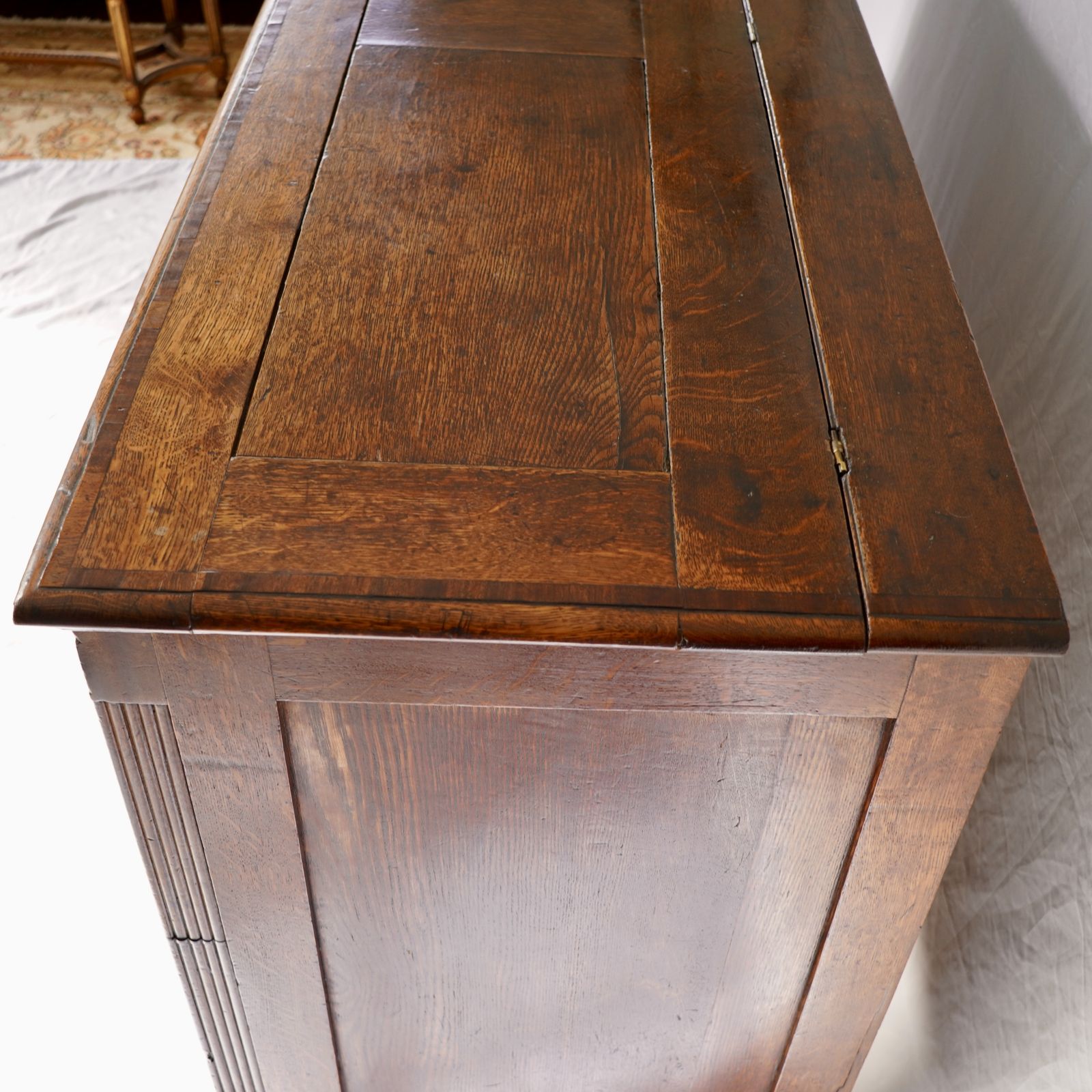 995.0 Georgian Oak Lancashire/ Mule Chest photo
