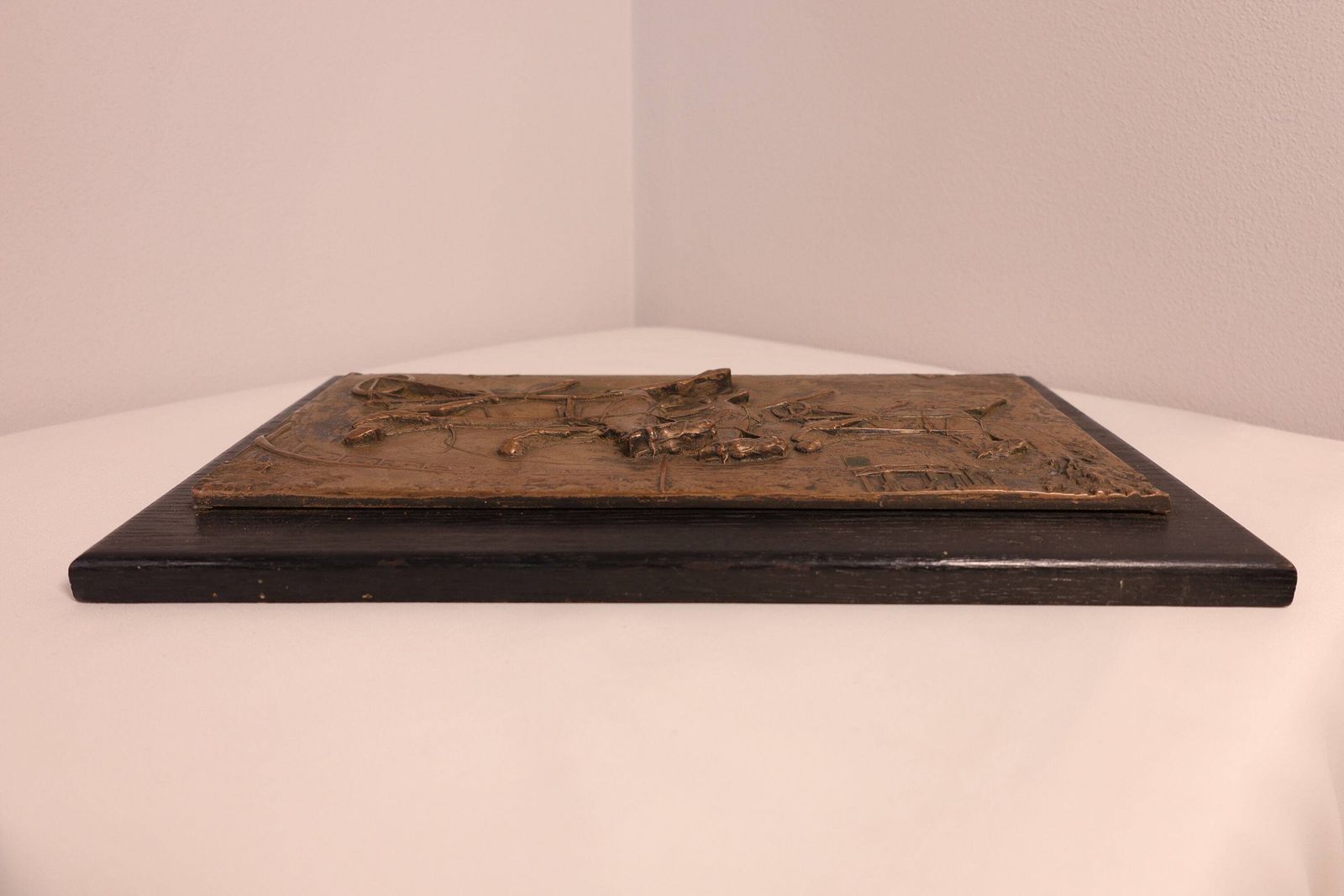 Bronze Chariot Race Relief Plaque. Bronze Plaque. Chariot Race Art. Detailed Bronze Artwork. Wall Art. Gift Idea. Mid Century Art photo vinterior