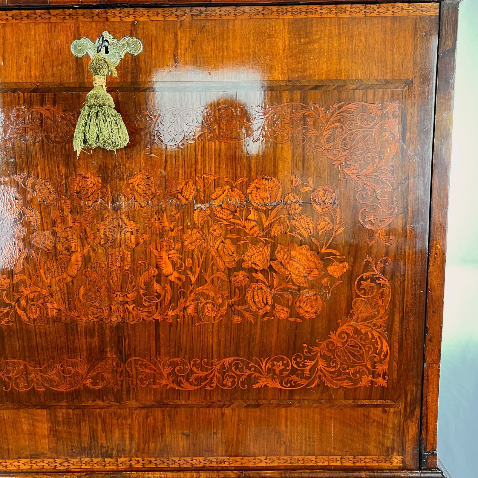 18th Century Walnut And Floral And Seaweed Marquetry Inlaid Escritoire photo vinterior