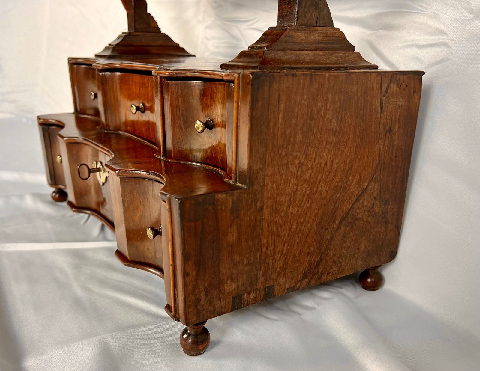Queen Anne Walnut And Laburnum Dressing Table/ Toilet Mirror photo Home Decor