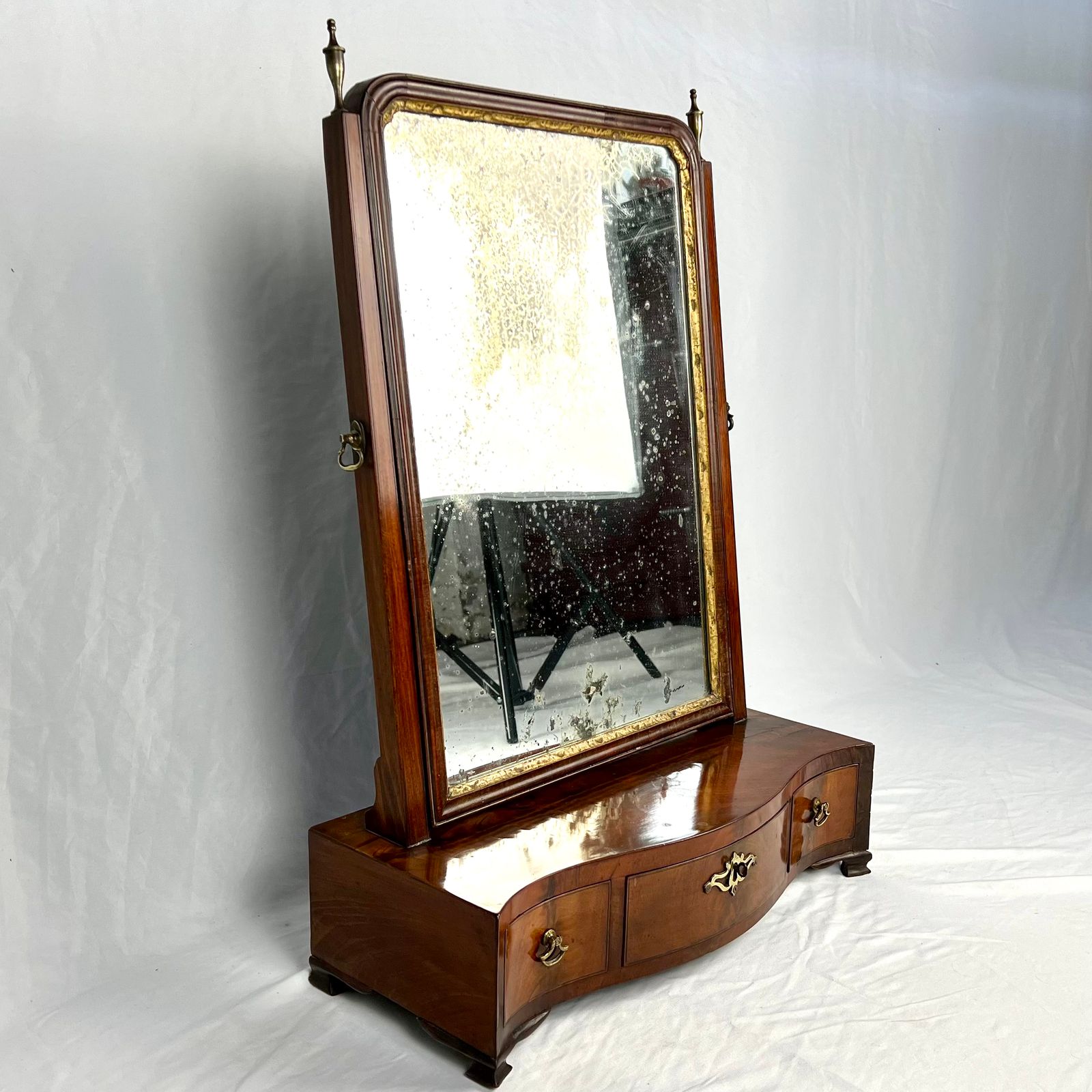 Georgian Mahogany Serpentine Toilet Mirror photo vinterior