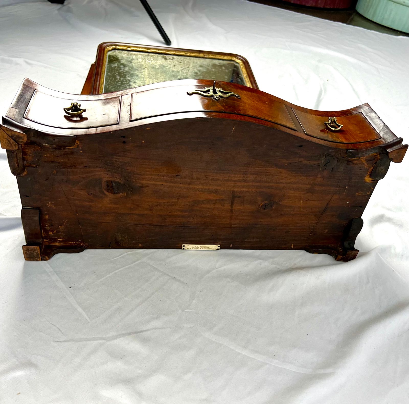 photo vintage Georgian Mahogany Serpentine Toilet Mirror