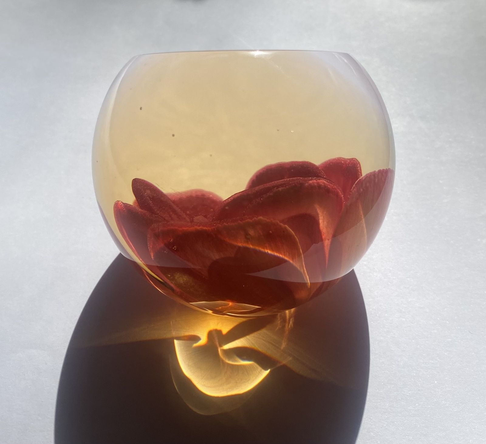 photo buy Caithness, Queen Elizabeth Rose, Golden Jubilee Commemorative Paperweight