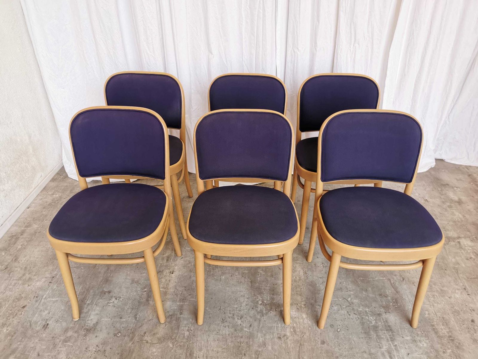 Set Of 6 Vintage Dining Chairs / Design Joseph Hoffmann For Thonet / 1970s Italy / Seat And Back In Royal Blue Fabric / Wooden Bentwood Base photo for sale