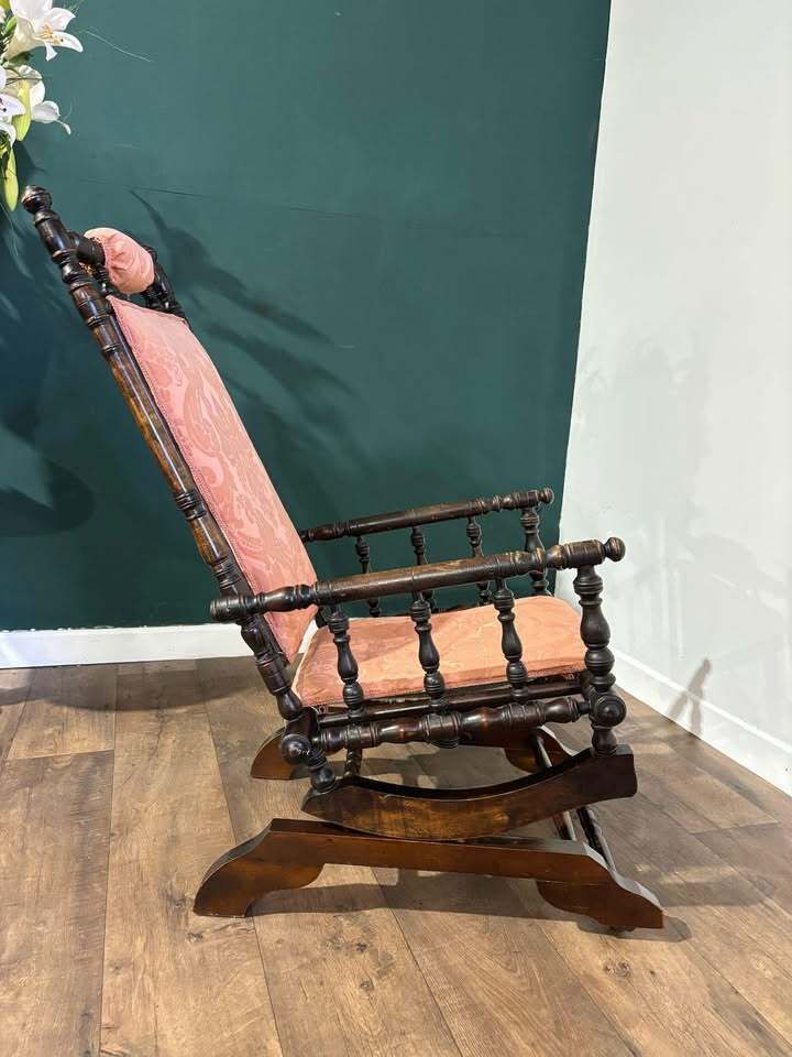 Late Victorian American Style Rocking Chair photo vinterior